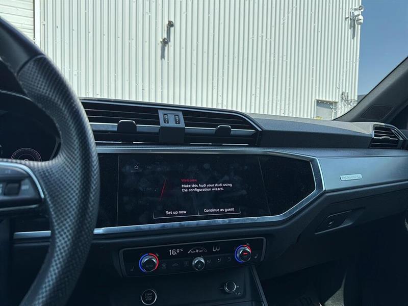 audi Q3 2022 - 23
