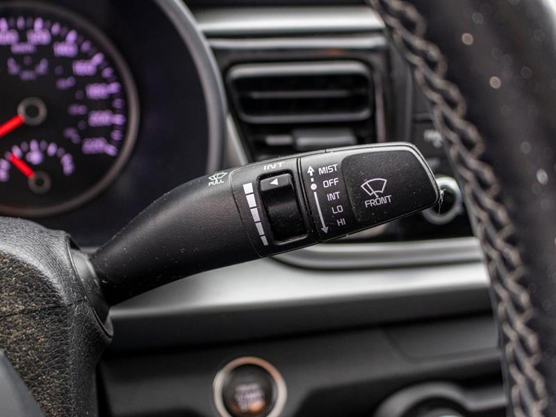 kia Rio 2020 - 23