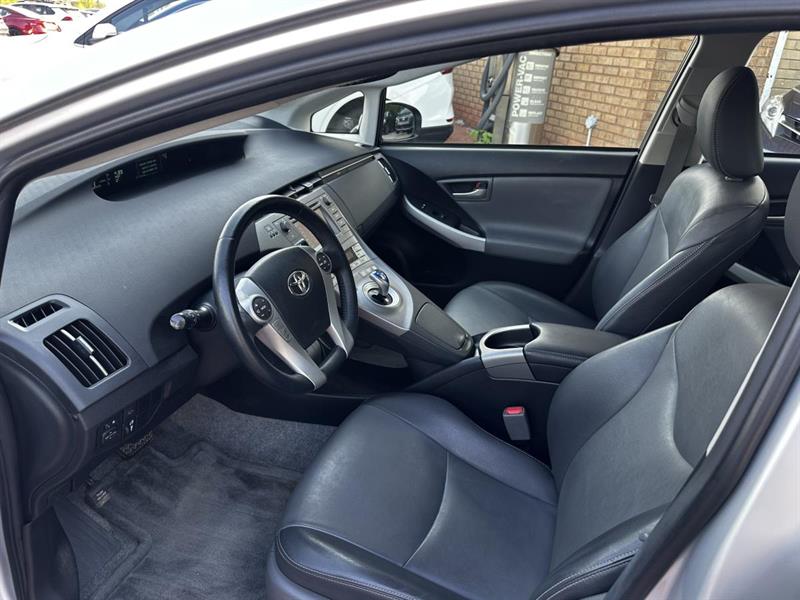 toyota Prius 2015 - 12