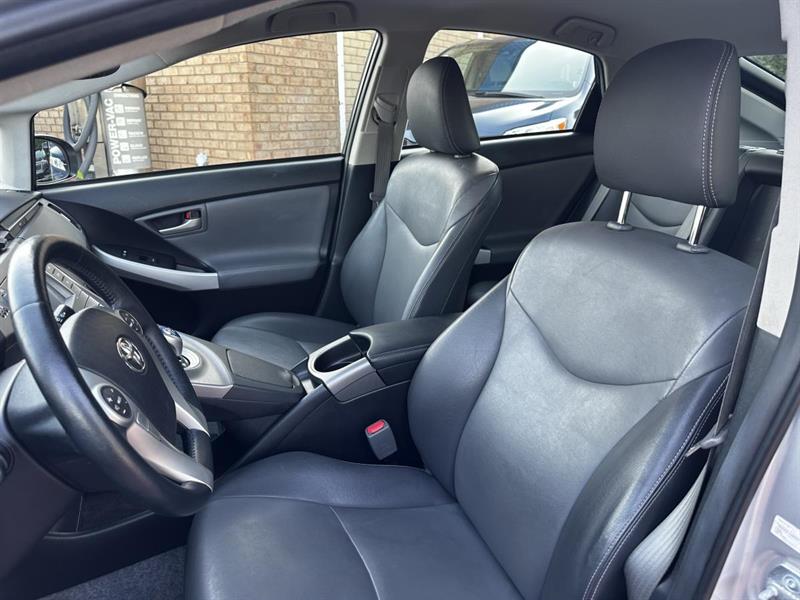toyota Prius 2015 - 13