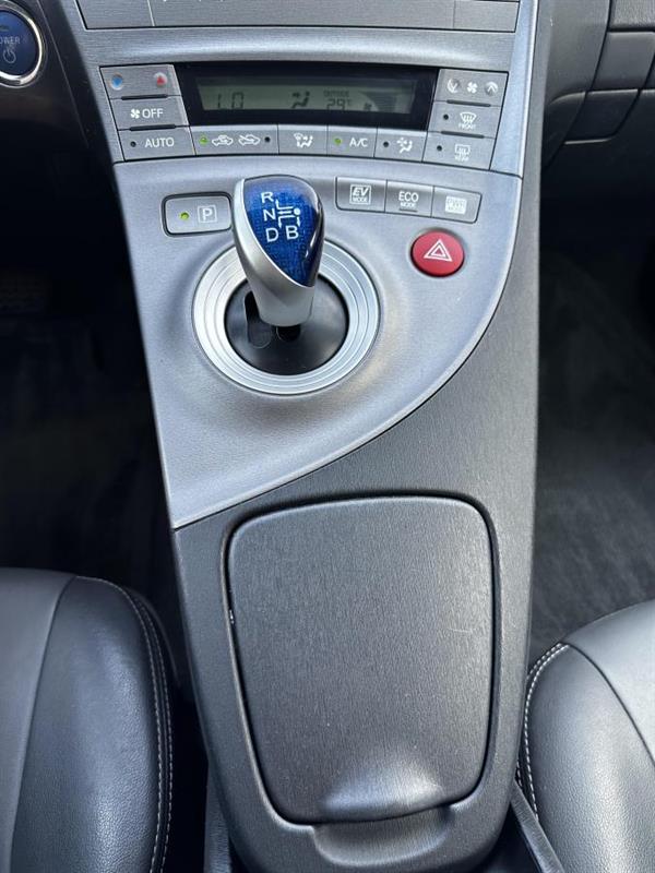 toyota Prius 2015 - 25