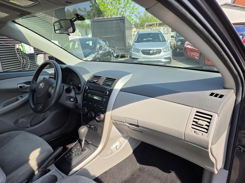 toyota Corolla 2010 - 9
