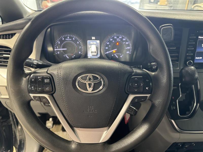 toyota Sienna 2018 - 9