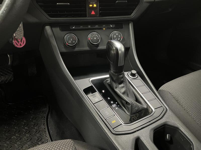 volkswagen Jetta 2019 - 13