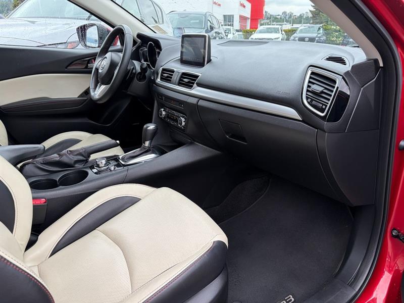 mazda Mazda3 2015 - 11