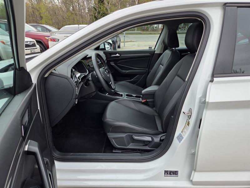 volkswagen Jetta 2021 - 13