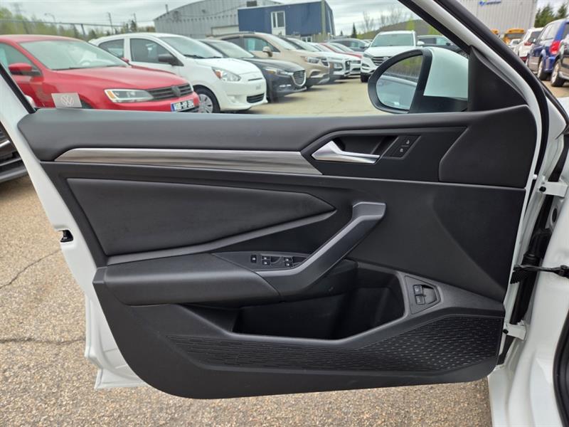 volkswagen Jetta 2021 - 24