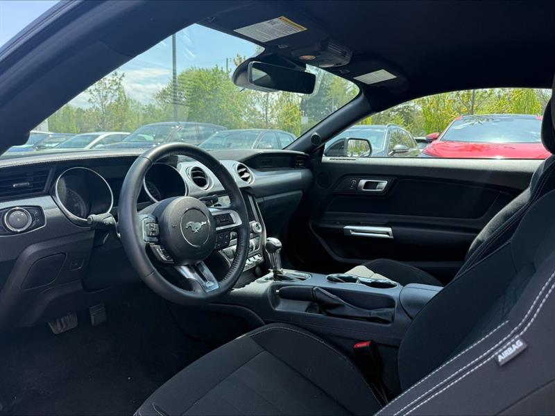 ford Mustang 2022 - 14