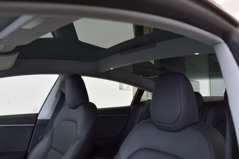 tesla Model 3 2025 - 8