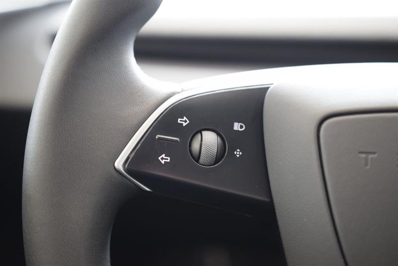 tesla Model 3 2025 - 24