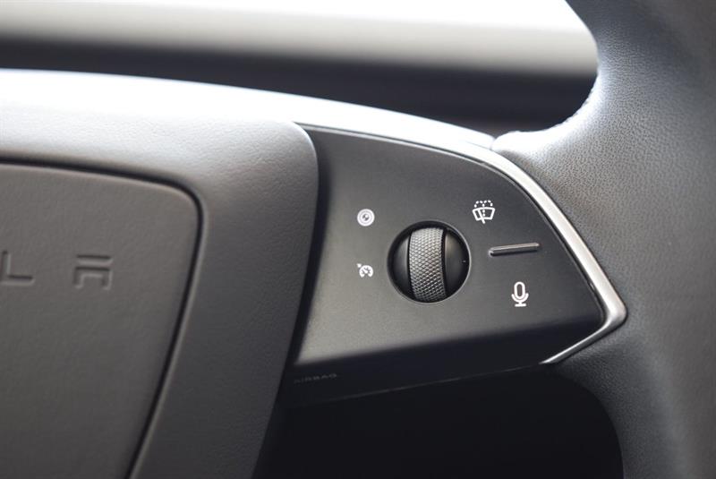 tesla Model 3 2025 - 25
