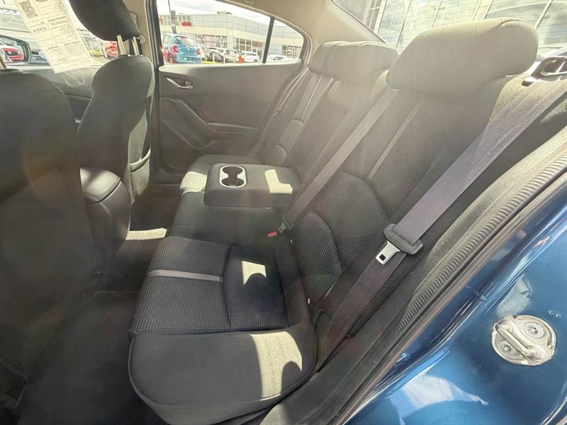 mazda Mazda3 2017 - 33