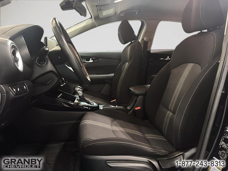 kia Forte 2023 - 11