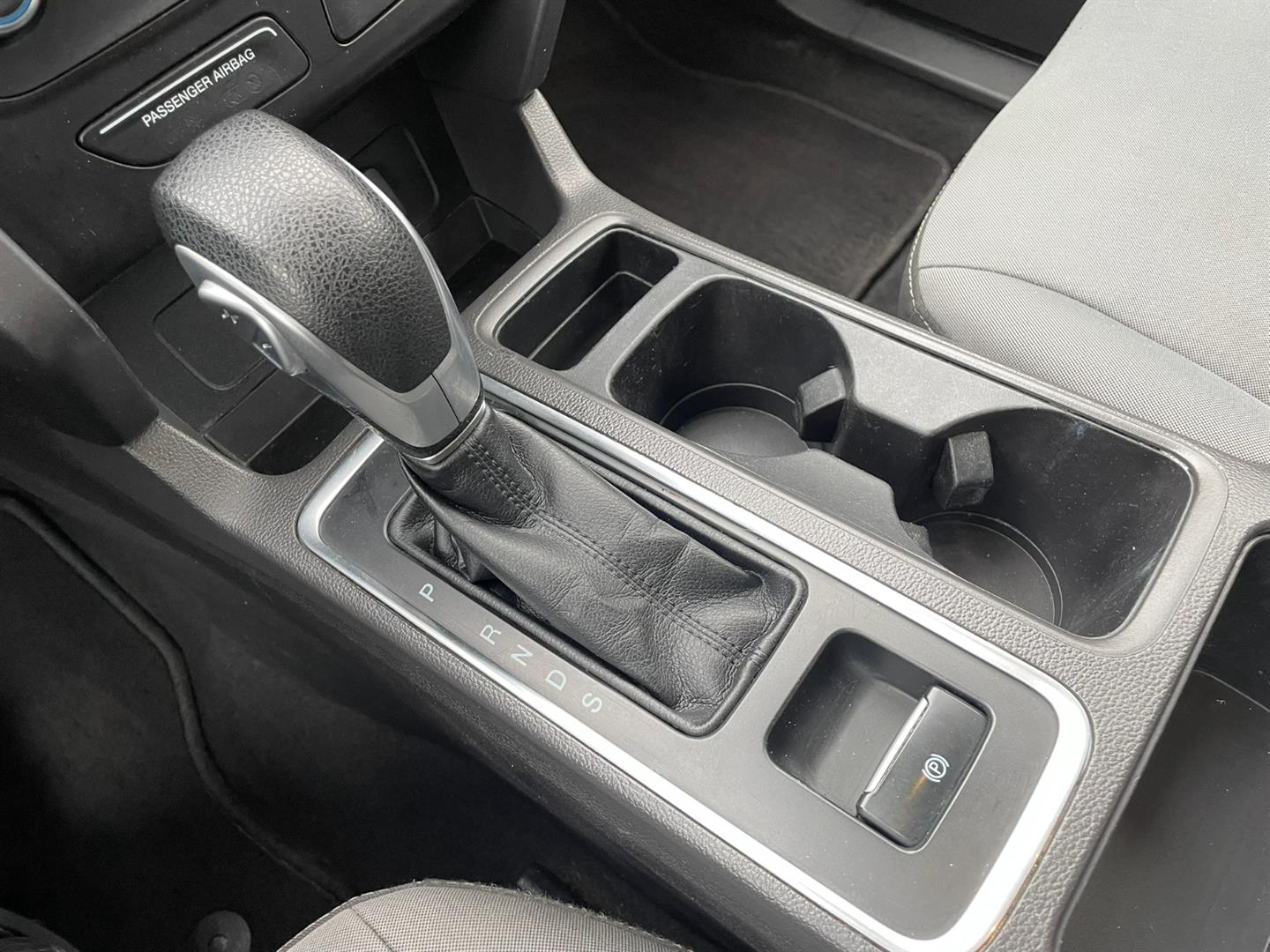 ford Escape 2017 - 11