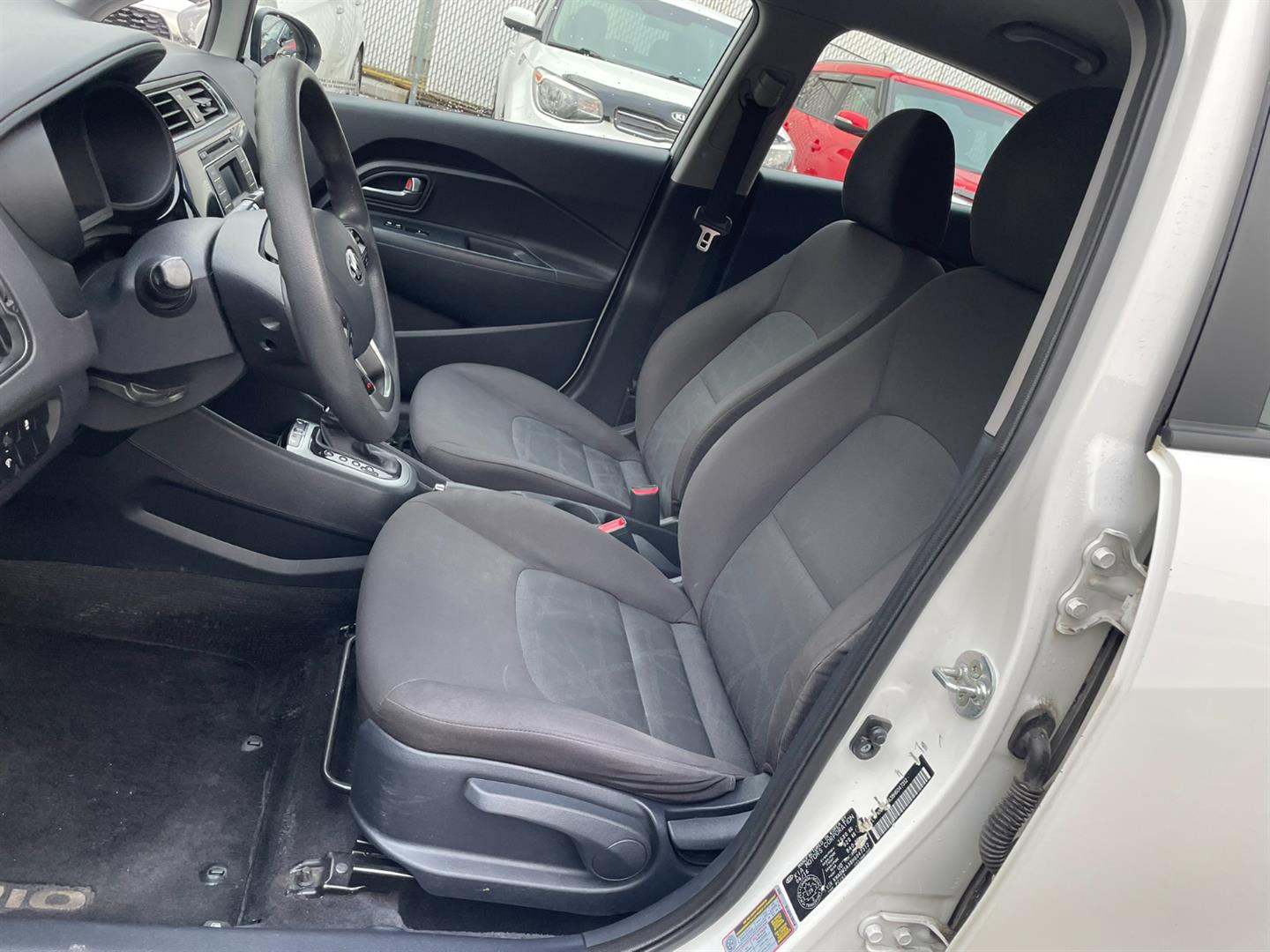 kia Rio 2017 - 11