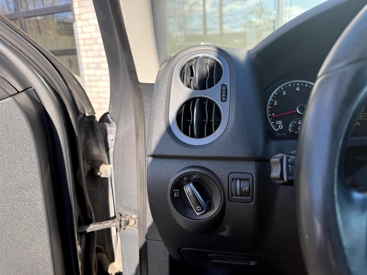 volkswagen Tiguan 2015 - 24