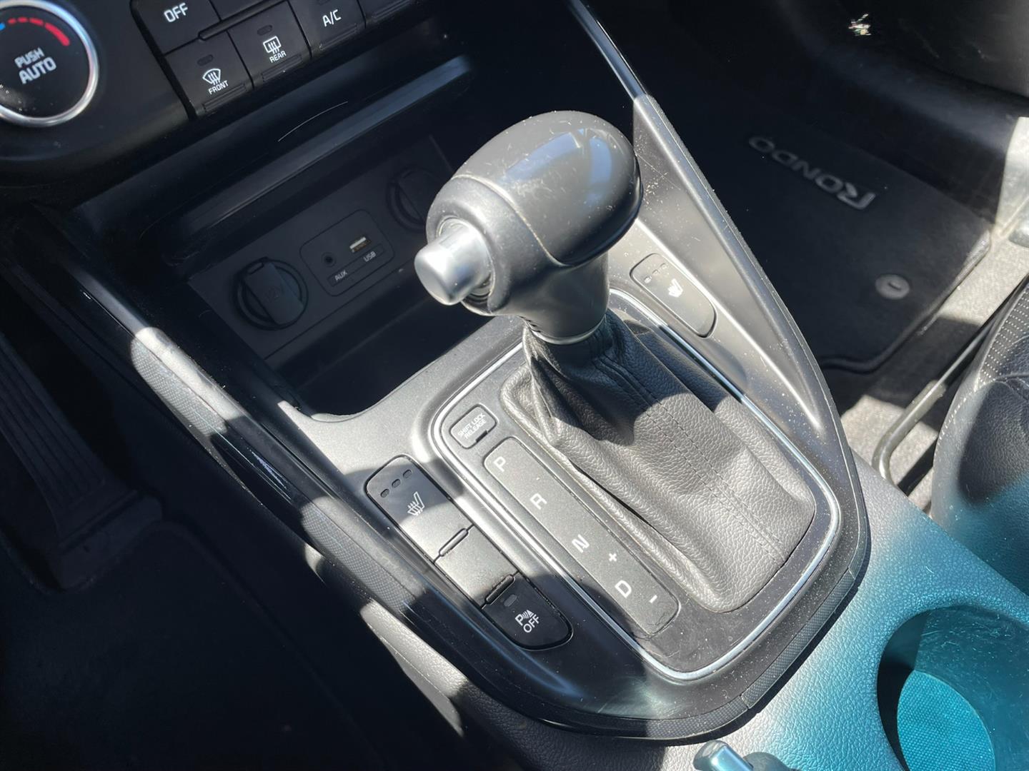 kia Rondo 2017 - 13
