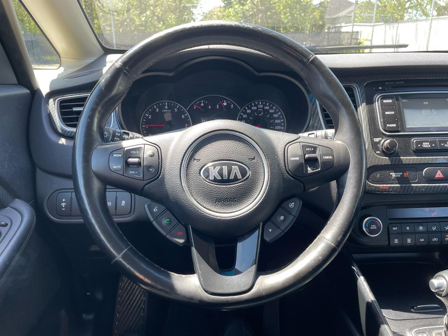 kia Rondo 2017 - 16