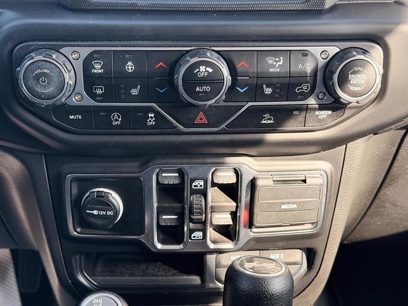 jeep Wrangler 2023 - 26