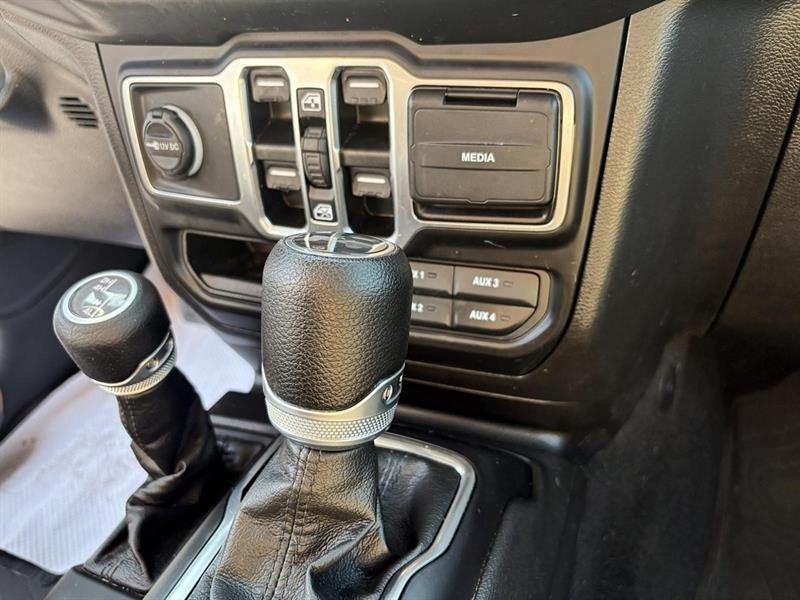 jeep Wrangler 2023 - 26