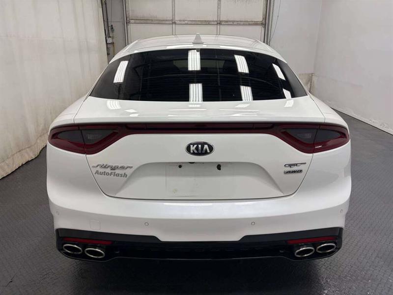 kia Stinger 2019 - 6