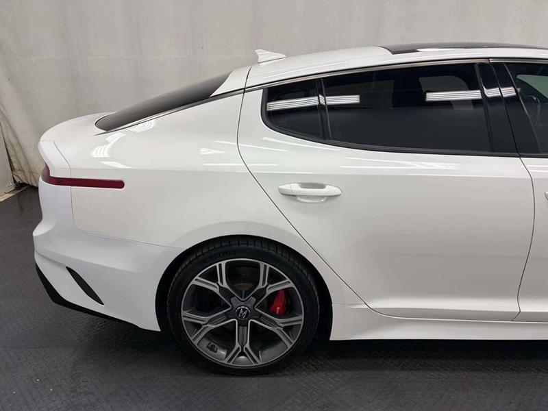 kia Stinger 2019 - 12