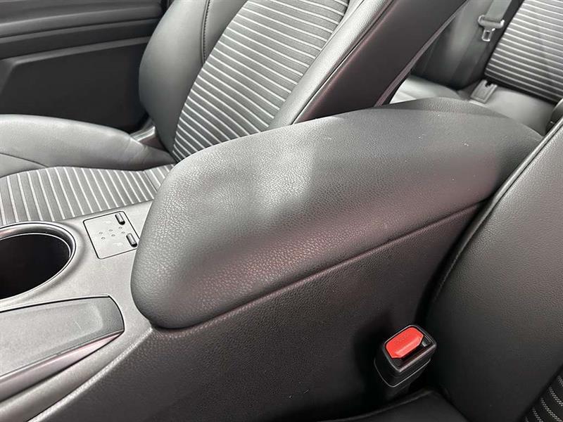 toyota Camry 2021 - 17