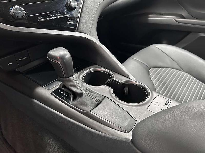 toyota Camry 2021 - 19