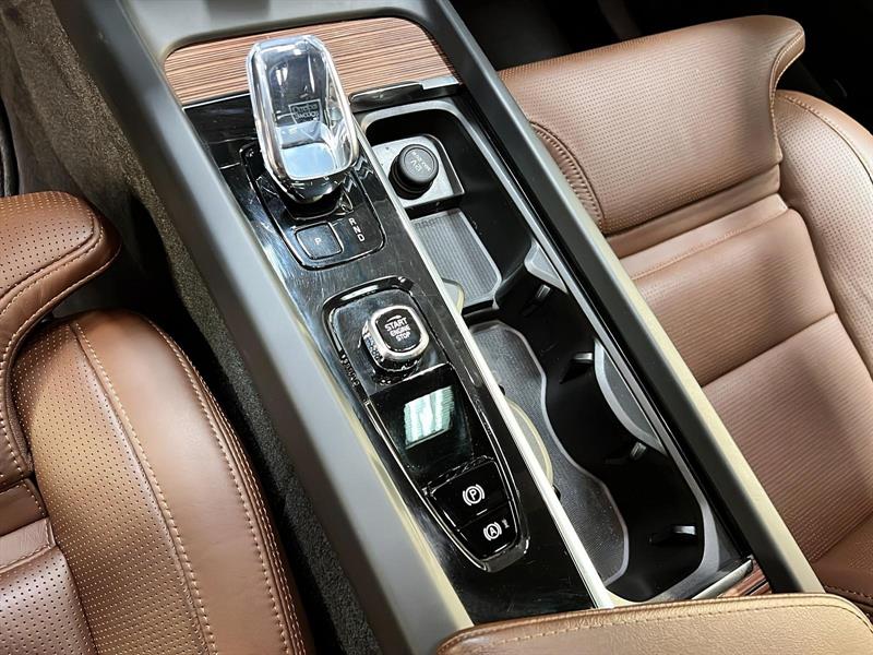 volvo XC60 2023 - 16
