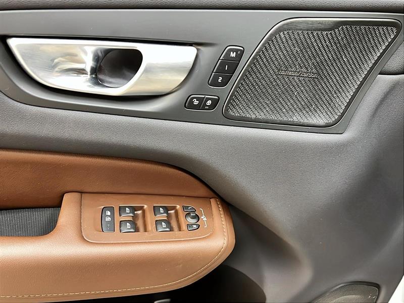 volvo XC60 2023 - 25