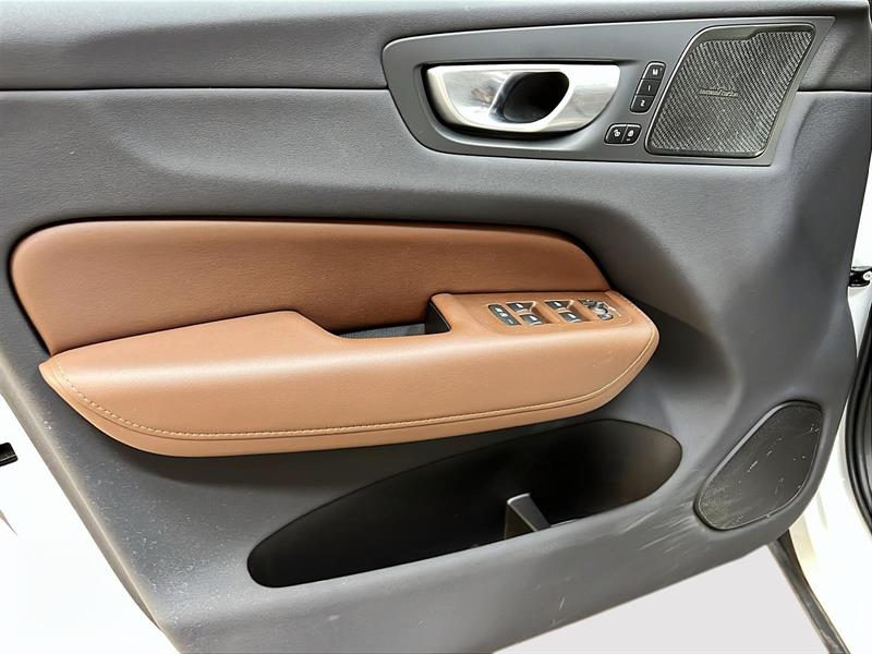 volvo XC60 2023 - 26
