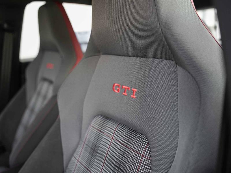 volkswagen Golf GTI 2023 - 27