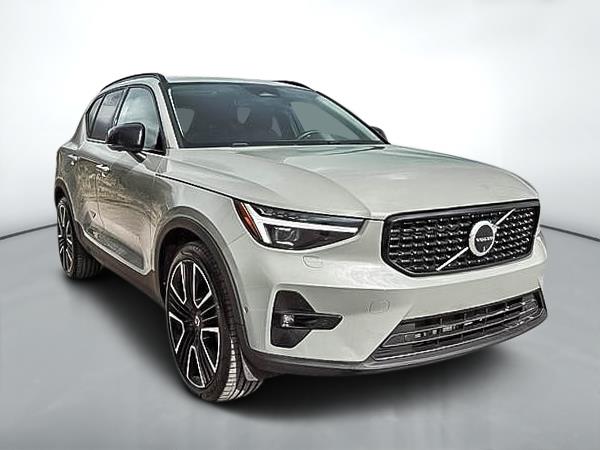 volvo XC40 2024
