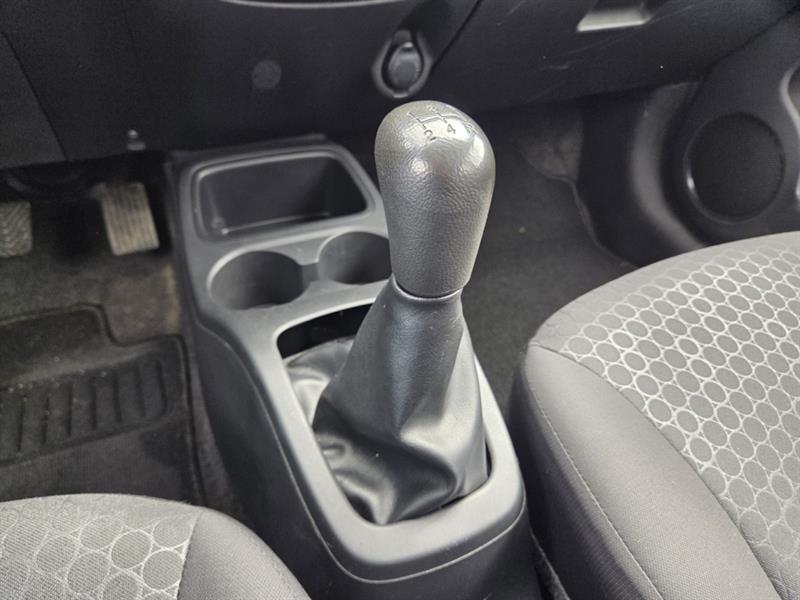 mitsubishi Mirage 2015 - 29