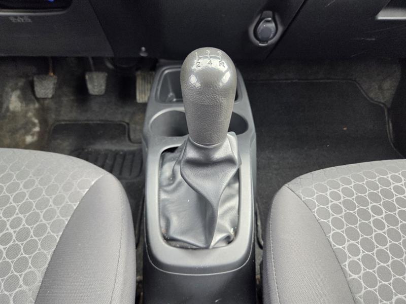 mitsubishi Mirage 2015 - 33