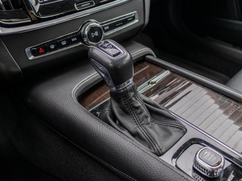 volvo S90 2018 - 24