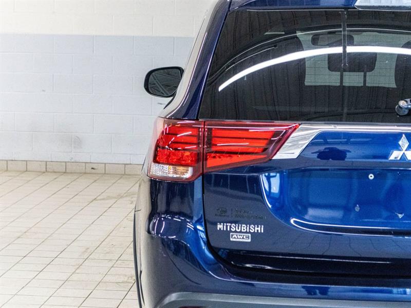 mitsubishi OUTLANDER AWD ES 2016 - 27