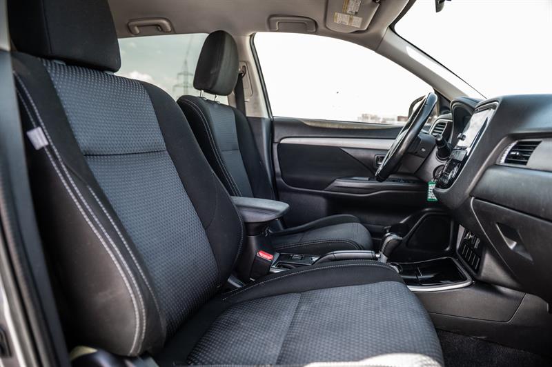 mitsubishi Outlander 2018 - 33