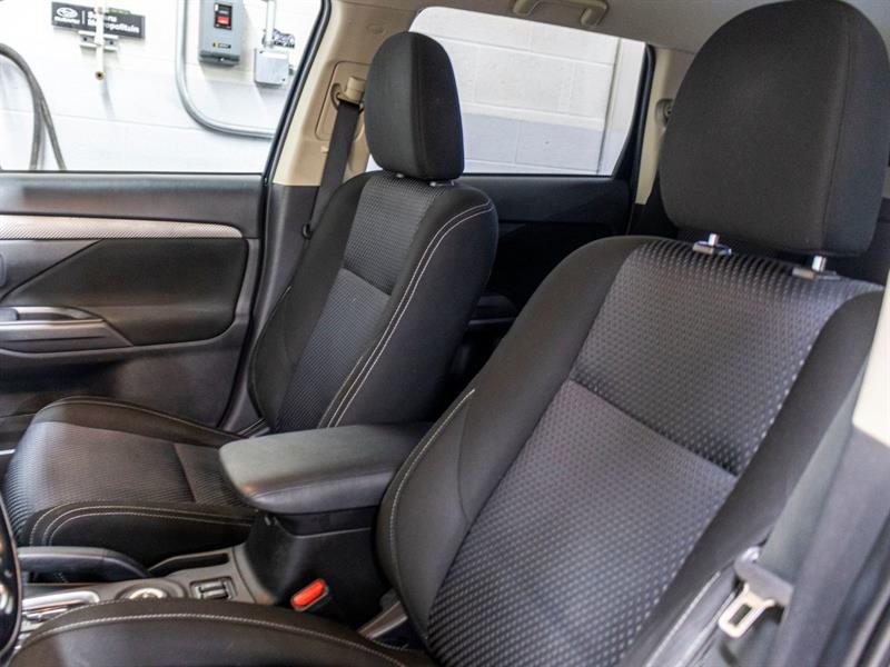 mitsubishi OUTLANDER AWD ES 2016 - 22
