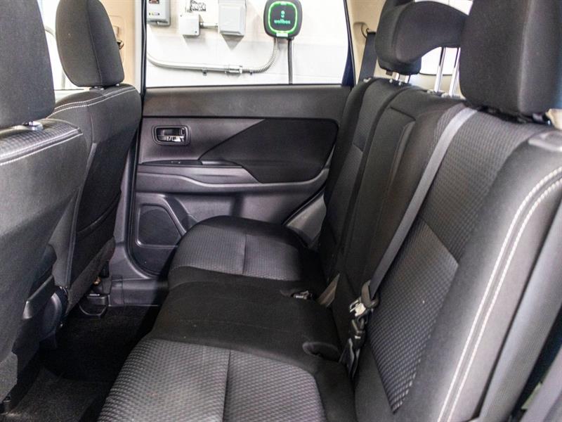mitsubishi OUTLANDER AWD ES 2016 - 25