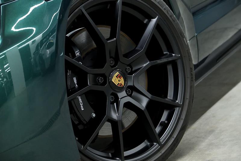 porsche Taycan 2024 - 25