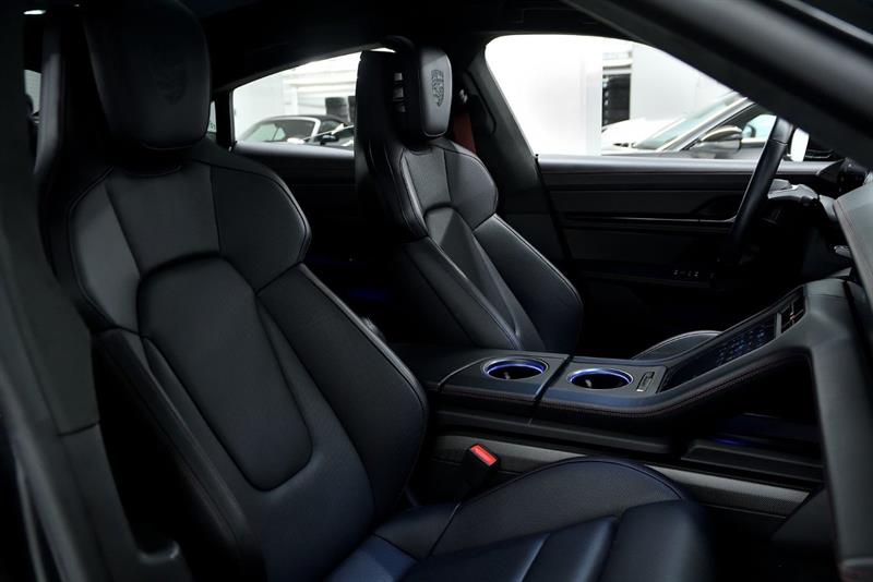 porsche Taycan 2024 - 26