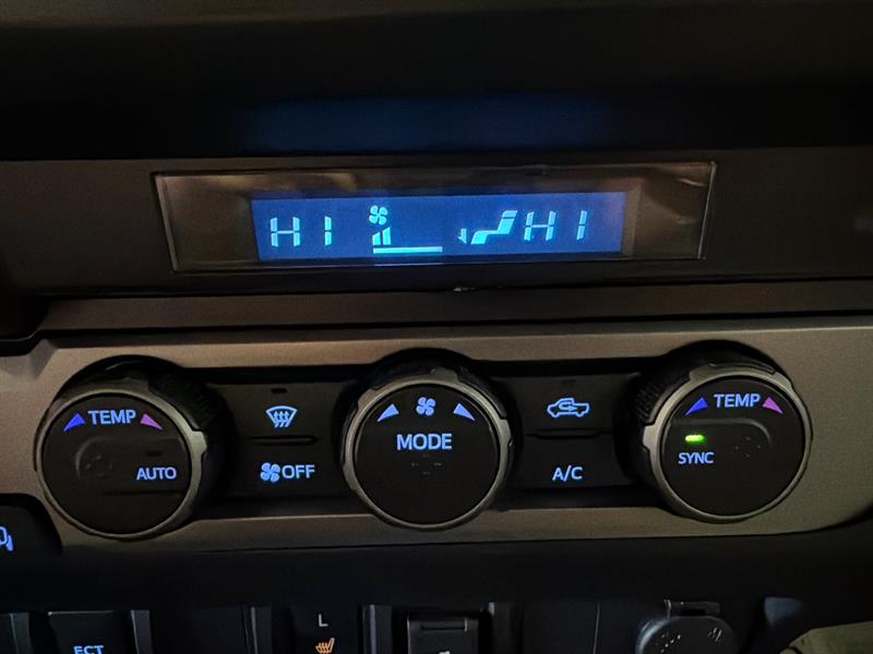 toyota Tacoma 2021 - 27