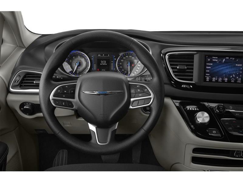 2025 Chrysler Grand Caravan - Image 4