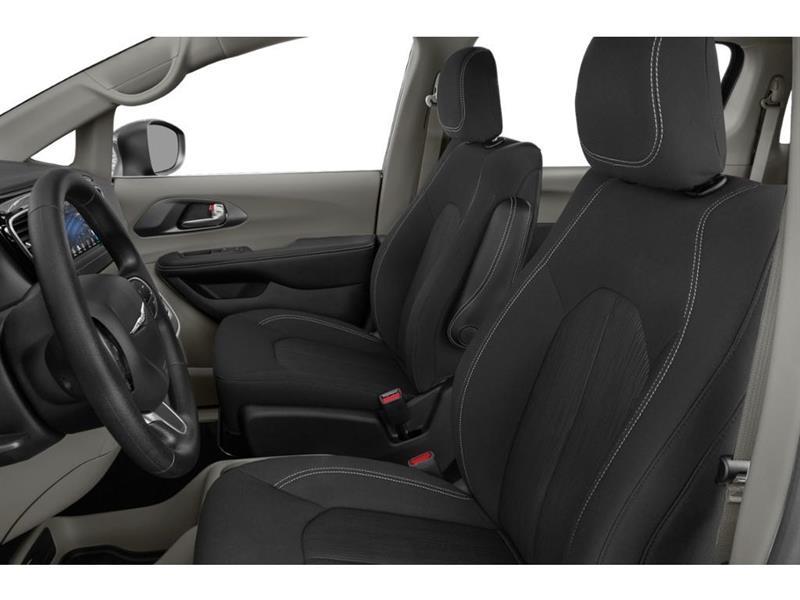 2025 Chrysler Grand Caravan - Image 6