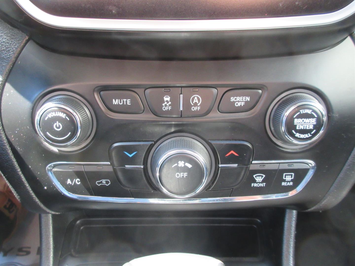jeep Cherokee 2020 - 32