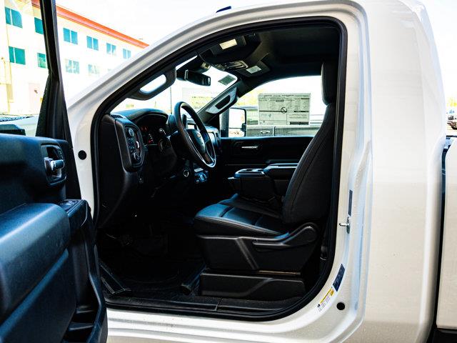 Chevrolet Silverado 3500HD 16