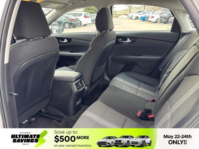 kia Forte 2024 - 26