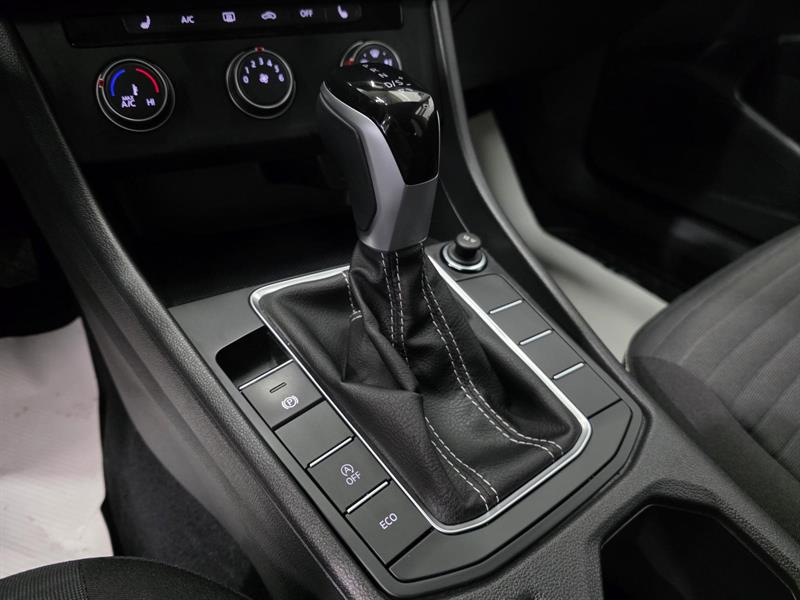 volkswagen Jetta 2022 - 13