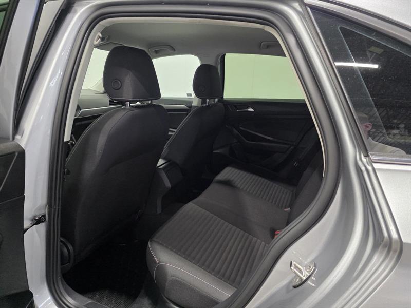 volkswagen Jetta 2022 - 15